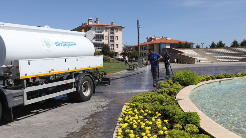 Büyükşehir’den 13 İlçede Temizlik Seferberliği