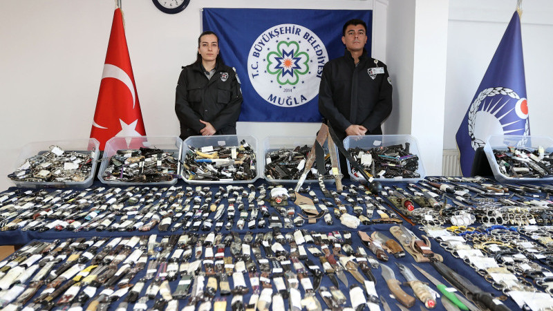 Büyükşehir’den Otogarlarda Sıkı Güvenlik: 2 Bin 520 Kesici Alet Ele Geçirildi