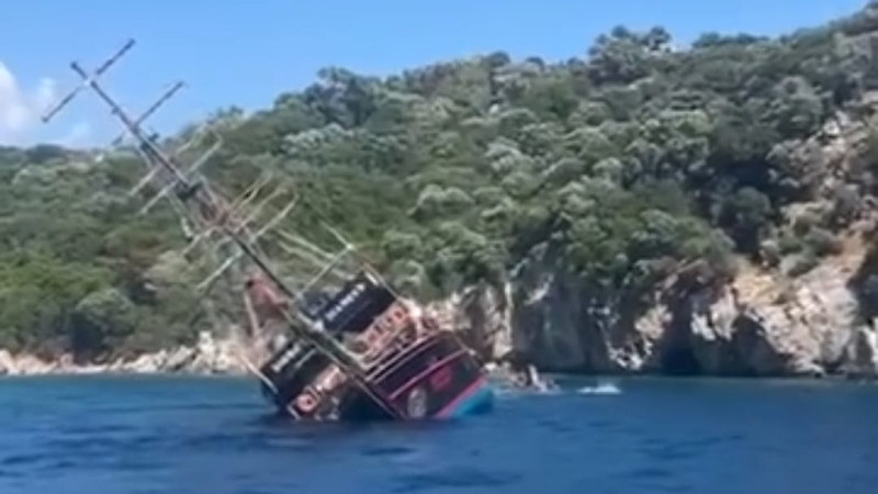Marmaris'te Tur Teknesi Kabusu: 148 Yolcu Son Anda Kurtarıldı!
