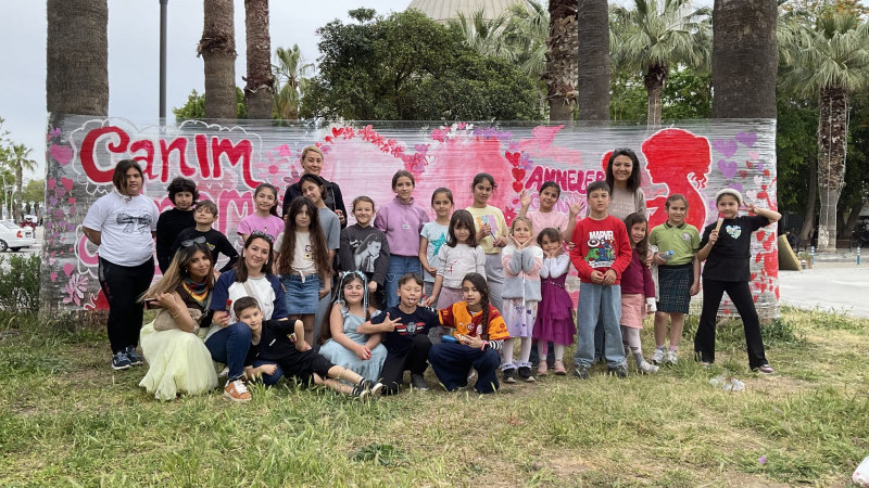 Bodrum’da Minik Ellerden Anneler Günü’ne Renkli Kutlama