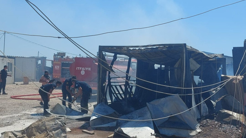 Bodrum’da Korkutan Konteyner Yangını: Alevler Makilik Alana Sıçradı