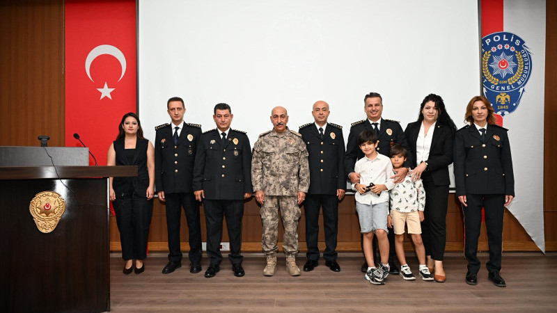 1. Sınıf Emniyet Müdürlüğüne Yükselen Amirlere Rütbe Töreni