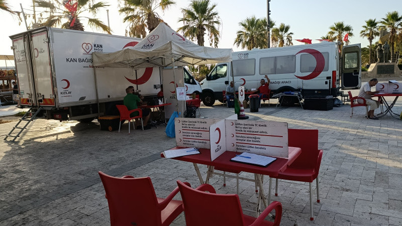 Turgutreis’te Kızılay'dan Hayat Kurtaran Kampanya: Kan Bağışı Otobüsü Atatürk Meydanı'nda