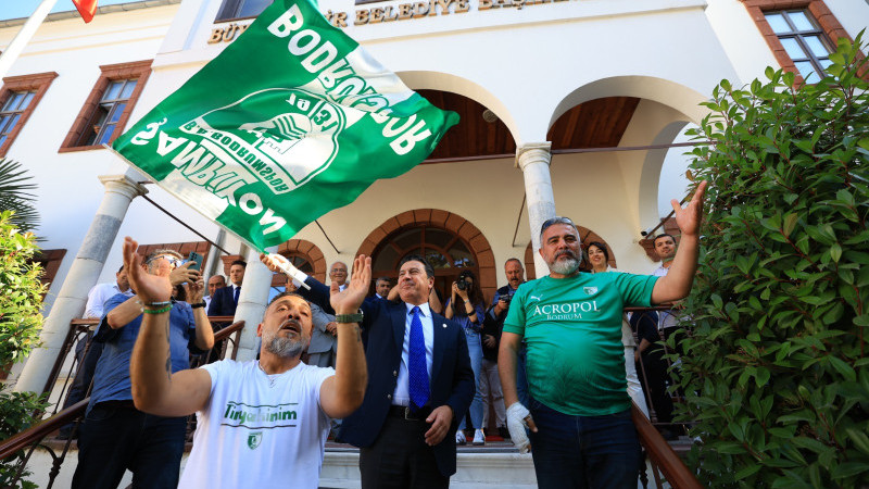 Büyükşehir Belediyesi Bodrumspor’un Şampiyonluğunu Coşkuyla Kutluyor