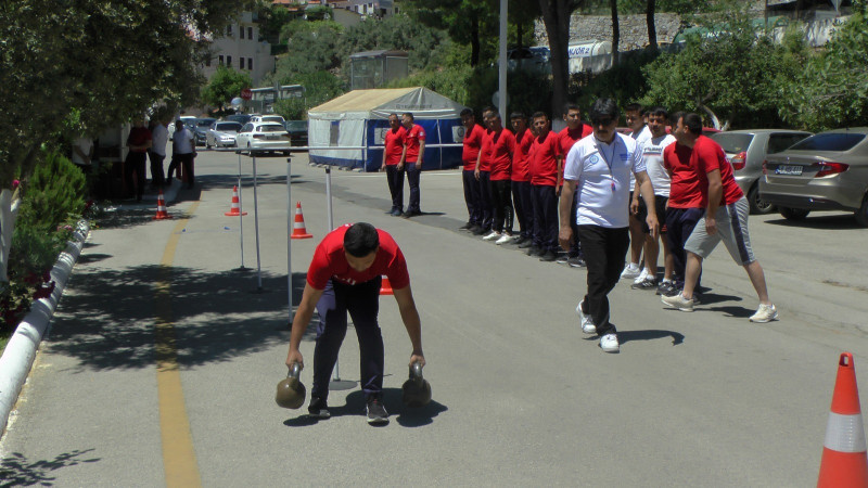 İtfaiyecilere Kondisyon İçin Spor Parkuru Testi