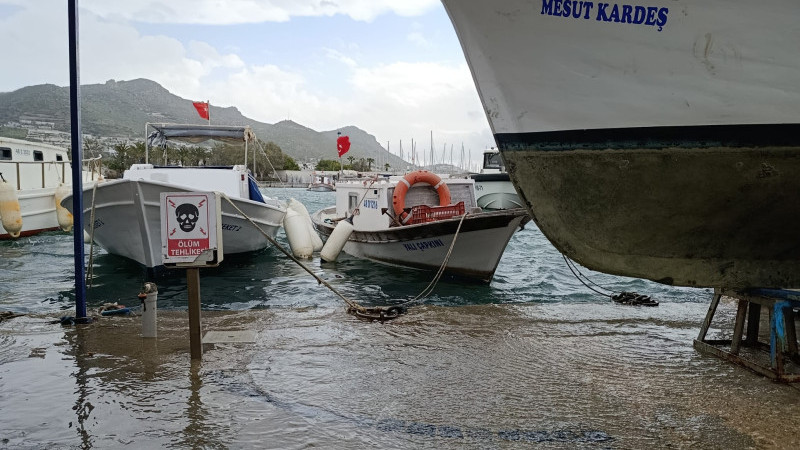 Turgutreis Limanında Su Seviyesi Yükseldi