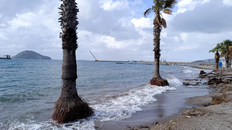 Turgutreis’in Hafızası Dalgalara Teslim: Gün Batımı Plajı Yok Oluyor!
