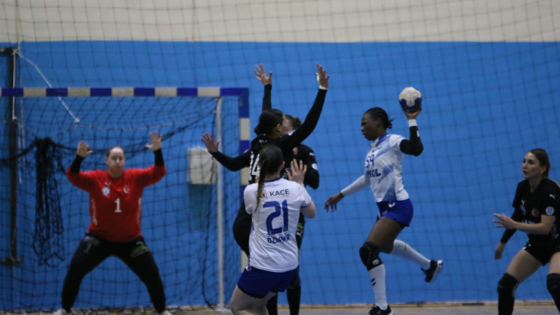 Armada Praxis Yalıkavak Spor, Ortahisar’ı Farklı Geçti!