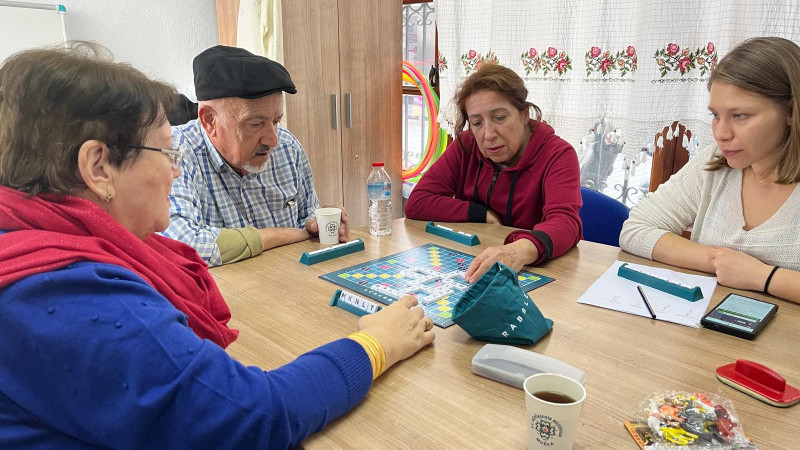  Büyükşehir 100 Yaş Evleri’nde Yüzler Gülüyor