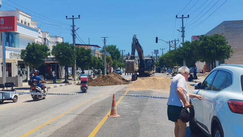 Mehmet Hilmi Caddesi'ndeki Çökmeye Büyükşehir Müdahalesi Başladı!