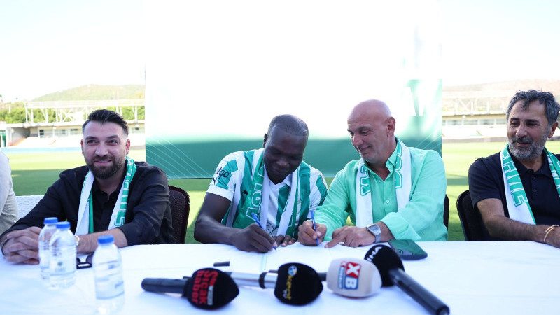 Bodrum FK Transferde Bombayı Patlattı Vincent Aboubakar Taraftarın Karşısına Çıktı