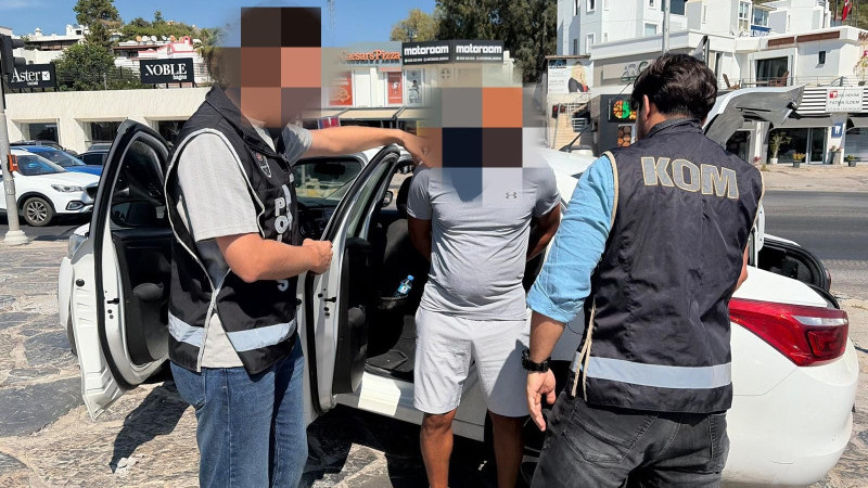 Interpol'ün Kırmızı Bültenle Aradığı Suç Örgütü Üyesi Bodrum'da Yakalandı