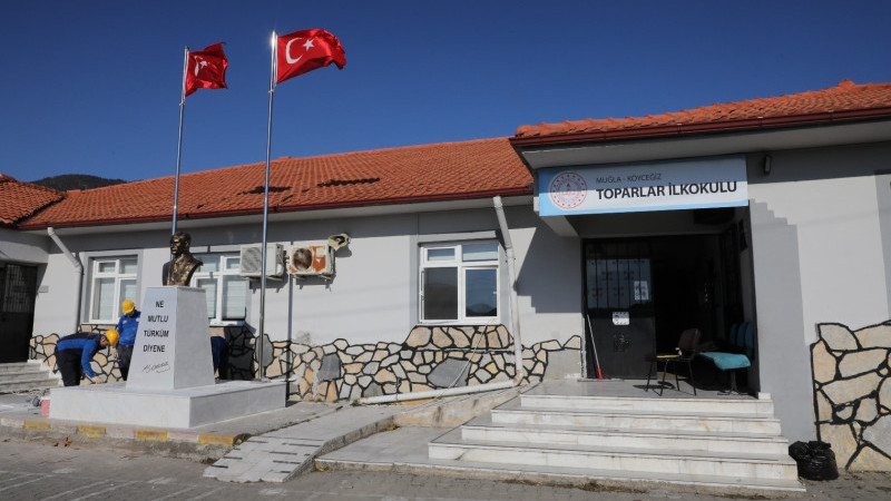 Büyükşehir’den Okullara Destek