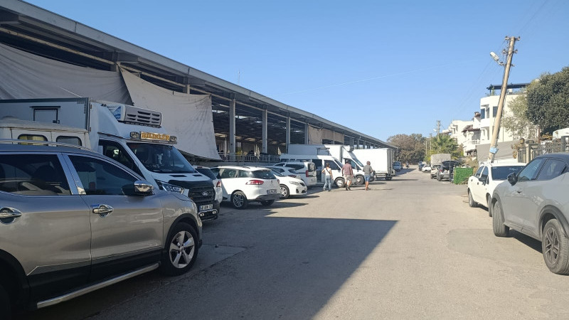 Turgutreis Sebze Pazarı'nda Esnafın Otopark Çilesi