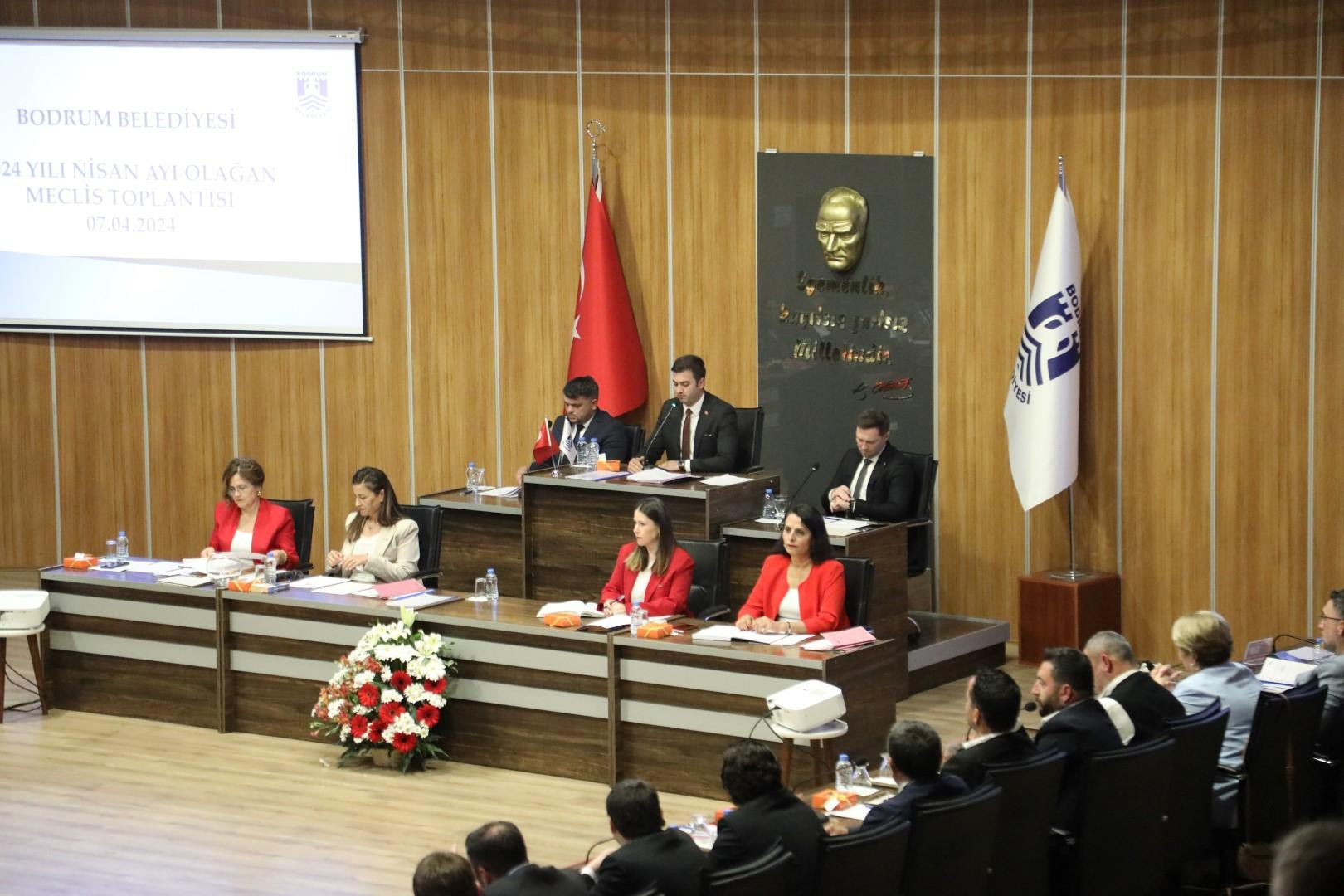 Meclis, Başkan Tamer Mandalinci Başkanlığında Toplandı